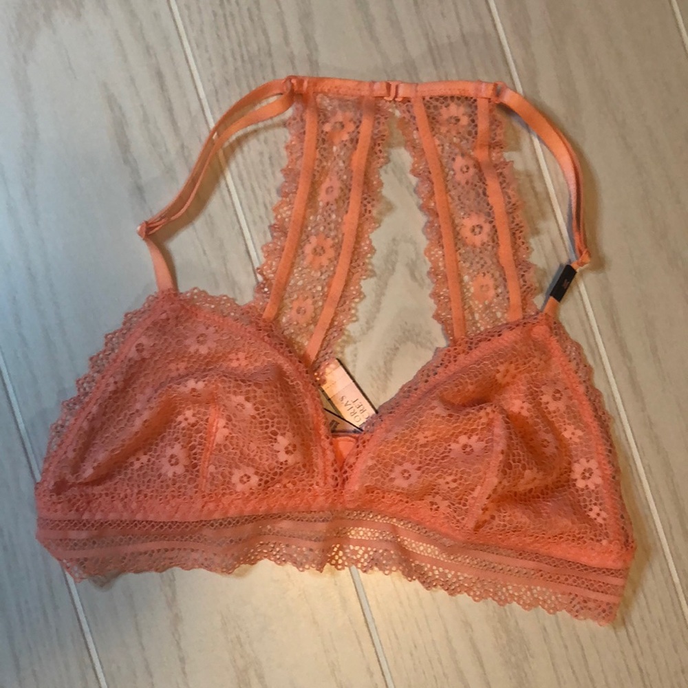 COPY - NWT Victoria’s Secret medium peach lace bra